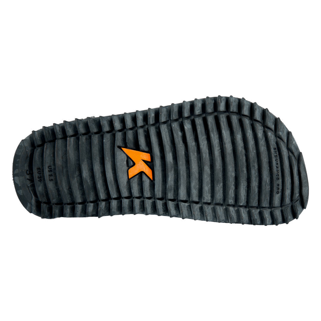 Chinelo Kenner Kivah