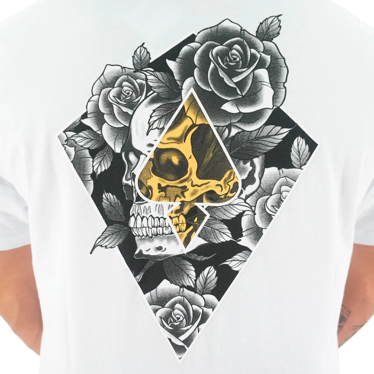 Camiseta Mcd Caveira Rosas