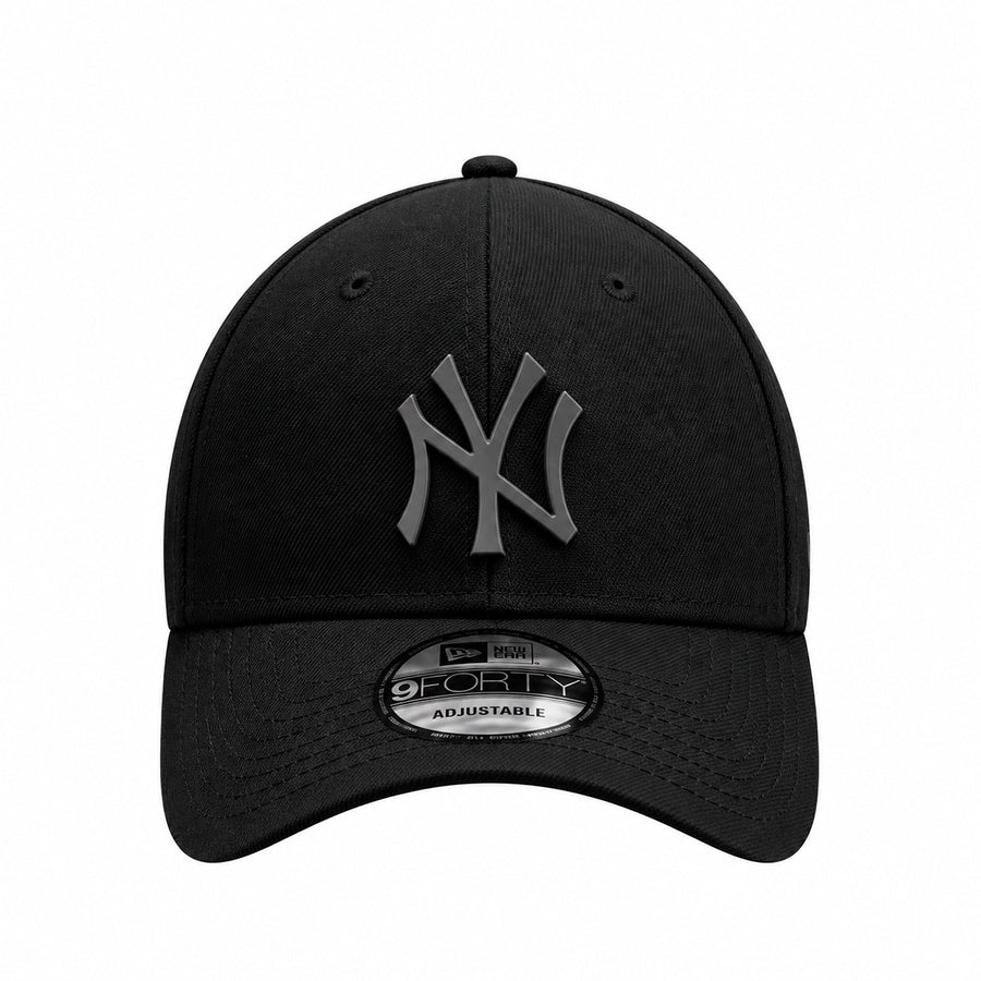 Boné Aba Curva New Era 9FORTY Metal Badge New York Yankees Unissex — NY em metal escuro