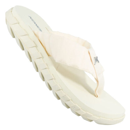 Chinelo Kenner Megah
