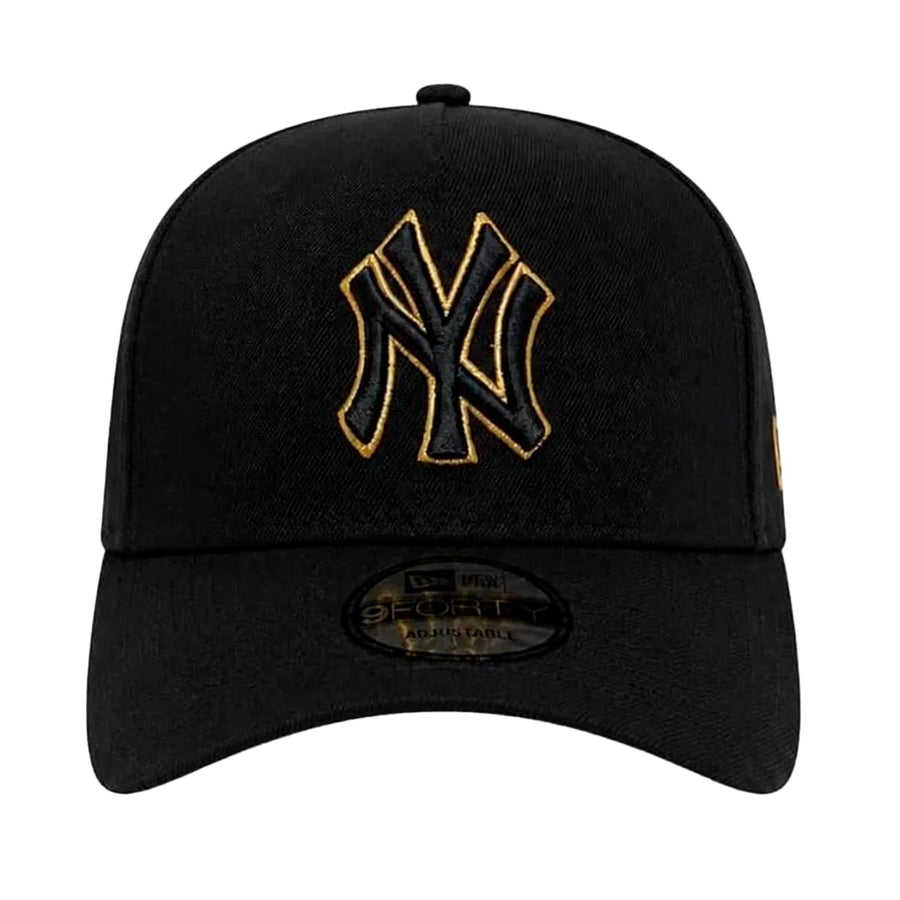 Boné Aba Curva New Era 9FORTY A-Frame New York Yankees Unissex — NY bordado com contorno dourado
