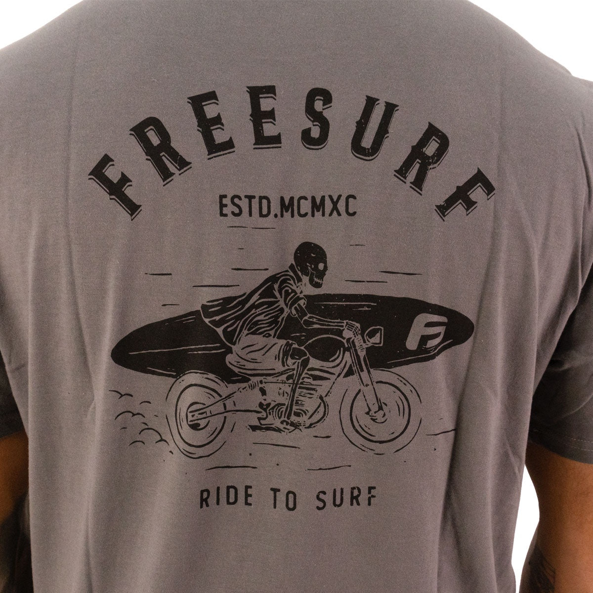 Camiseta Freesurf Skull Surf